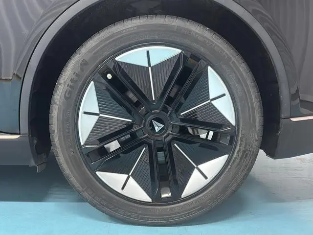 Shenlan Deepal Dark blue SL03 1200 extended range version