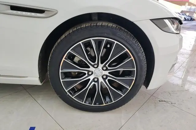 Jaguar Jaguar XEL 2.0T 250PS S aggressive and elegant version