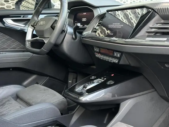 Audi Audi Q4 e-tron 50 e-tron quattro Creative Edition