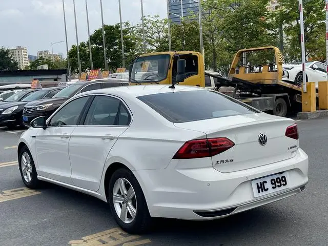 Volkswagen Lingdu 230TSI DSG Fashion Edition Country VI