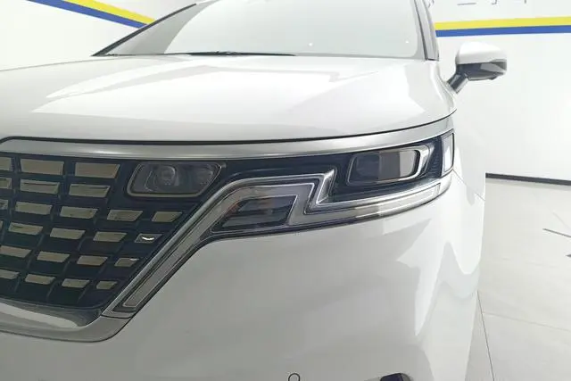 Kia Jiahua 2.0T flagship model