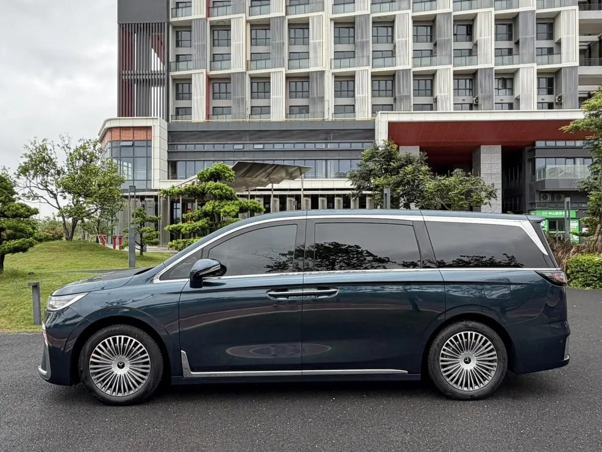 VOYAH Lantu Dreamer PHEV Four-wheel drive Premium Kunpeng Edition