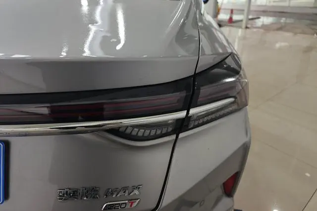 Dongfeng Fengshen Yi Hyun MAX 1.5T Super Power Dad Version