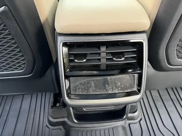 Geely Xingyue L 2.0TD high-power automatic two-wheel drive Dongfang Yao Lanxing version