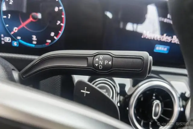 Mercedes-Benz Mercedes-Benz A-class Facelift A 180 L sports sedan