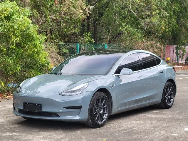 Tesla Model 3 Upgraded version of standard battery life rear drive