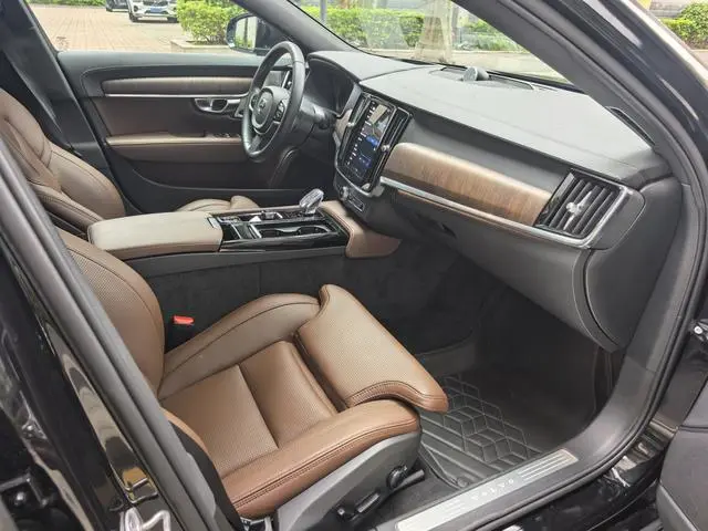 Volvo Volvo S90 PHEV T8 four-wheel drive long battery life Zhiya Deluxe Edition