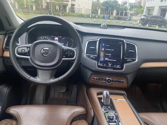 Volvo Volvo XC90 PHEV E-drive hybrid T8 Zhizun Edition 7-seater Country V