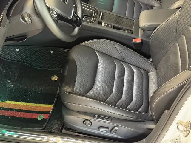 Volkswagen Volkswagen CC 330TSI Charm Edition Country VI