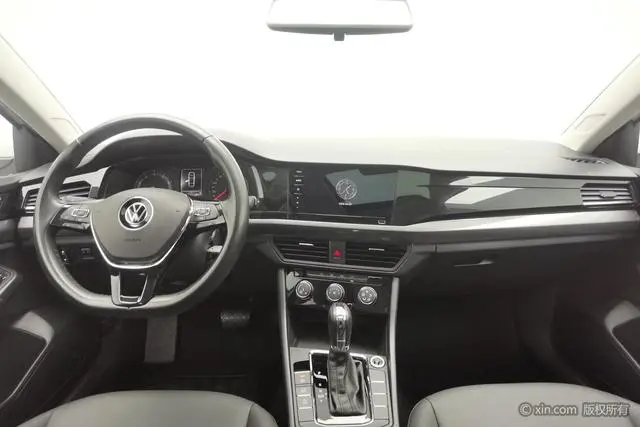 Volkswagen Bora 1.5L automatic comfort intelligent version
