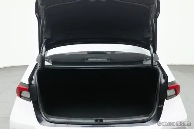 TOYOTA Asian lion 2.0L Premium Edition