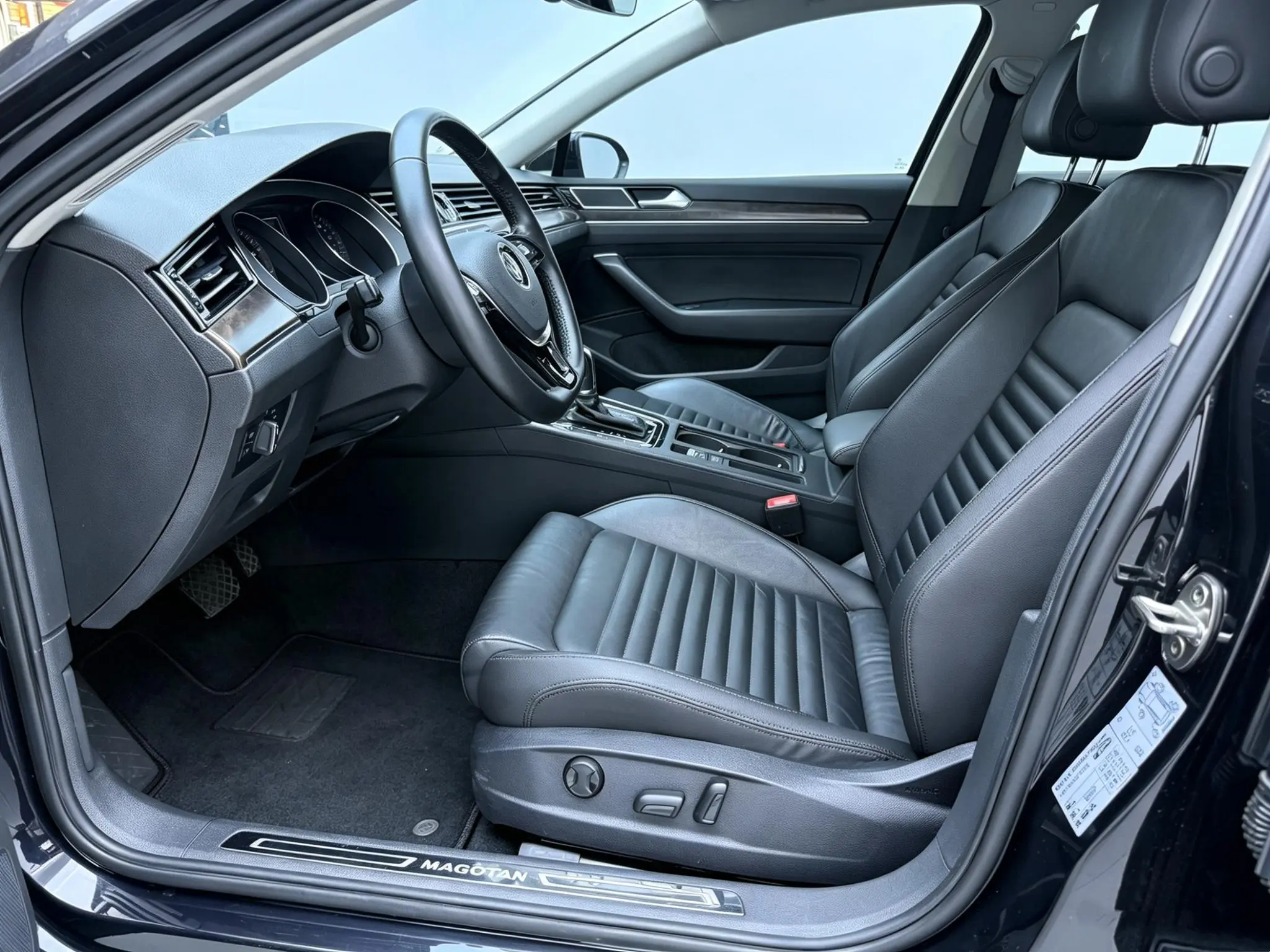 Volkswagen Magotan 330TSI DSG Luxury Country VI