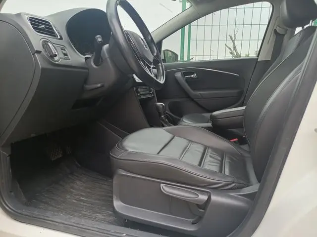 Volkswagen Polo 1.6L automatic comfort type