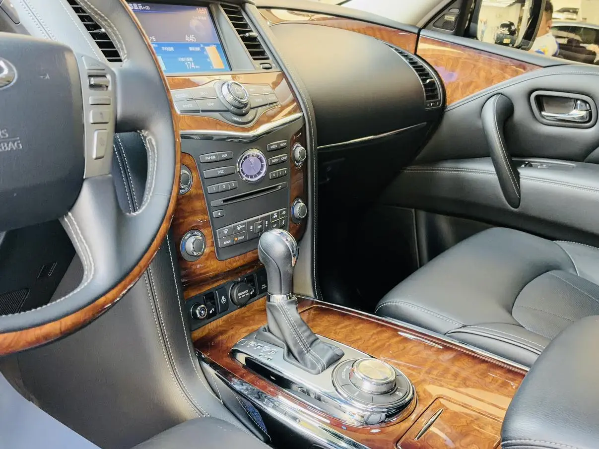 Infiniti Infiniti QX80 5.6L 4WD