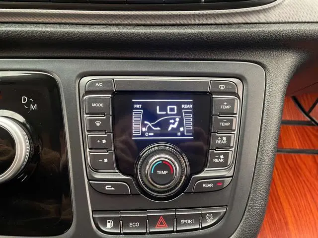 Maxus Chase G10 2.0T gasoline Automatic Elite Edition 7 seats