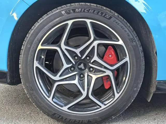 Neta Nezha GT 580 four-wheel drive version