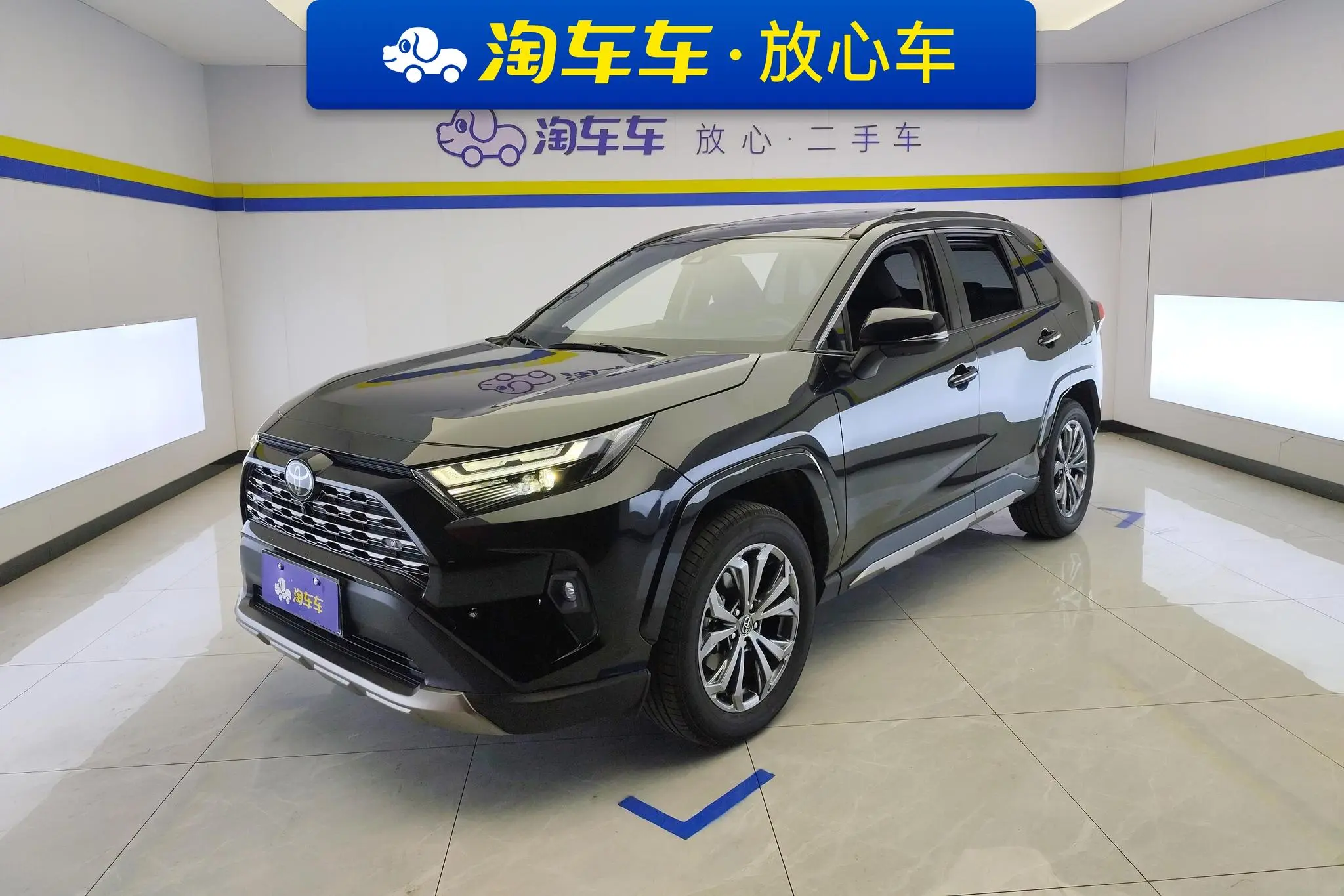 TOYOTA RAV4 Rongfang 2.0L CVT two-wheel drive fashion PLUS version