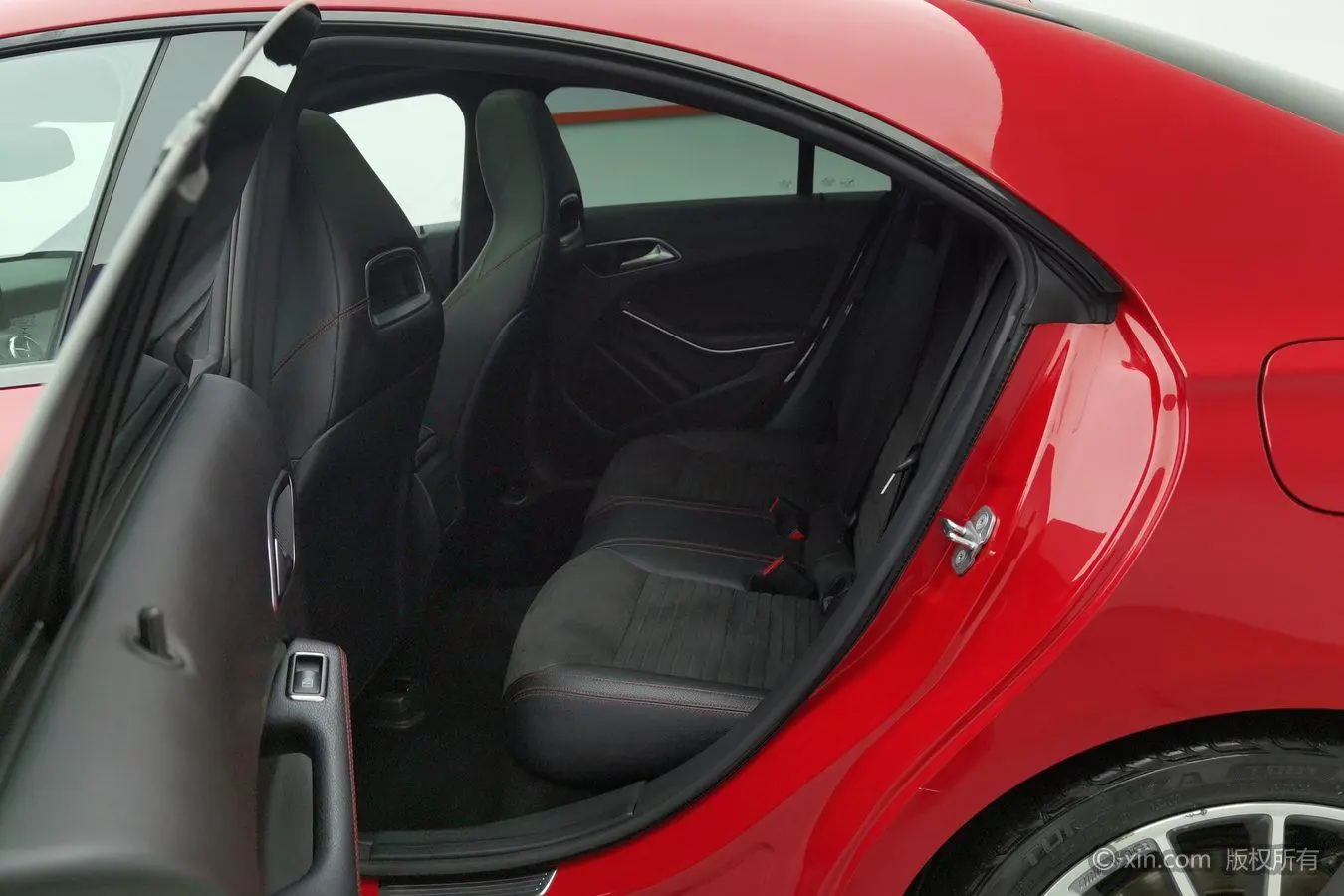 Mercedes-Benz Mercedes-Benz CLA CLA 220 4MATIC