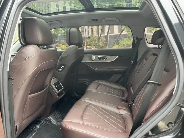 Chery Fulwin Tiggo 8 PRO Champion Edition 290T two-wheel drive Peak Edition 5 seats