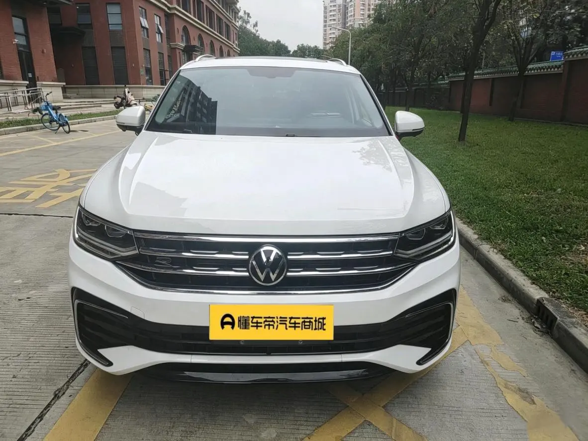 Volkswagen Tiguan X Facelifted 330TSI two-wheel drive premium edition