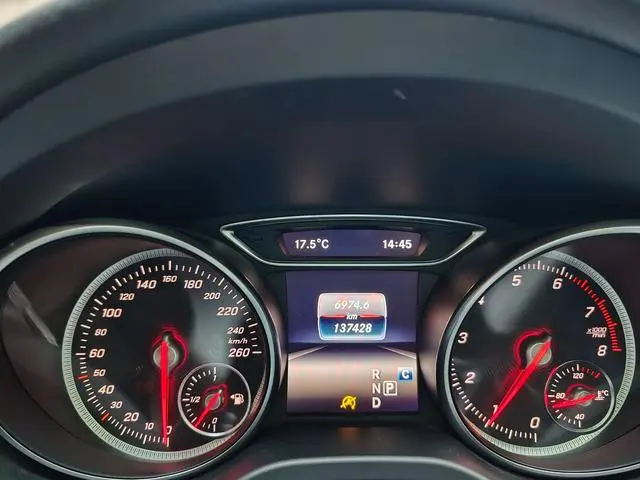 Mercedes-Benz Mercedes-Benz CLA CLA 220 4MATIC