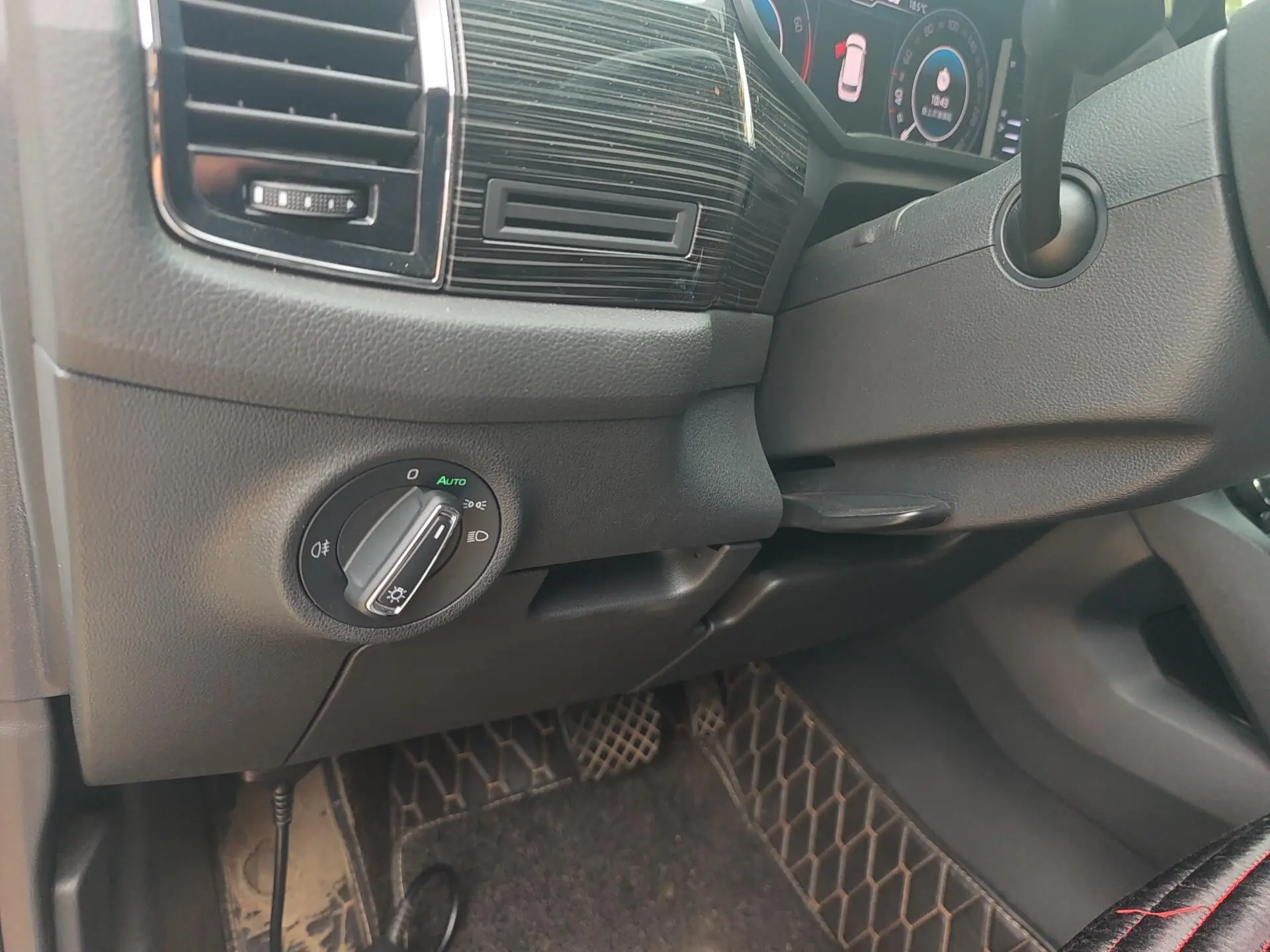 Skoda Kodiak Facelifted ZI330 5-seater two-wheel drive luxury premium edition Country VI
