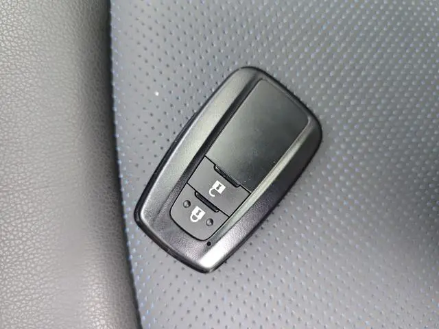 TOYOTA IZOA 2.0L Yixiang Edition