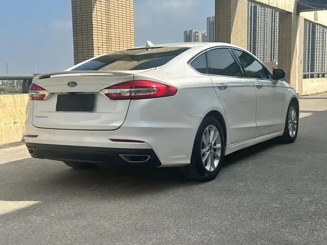 Ford Mondeo EcoBoost 180 fashion type