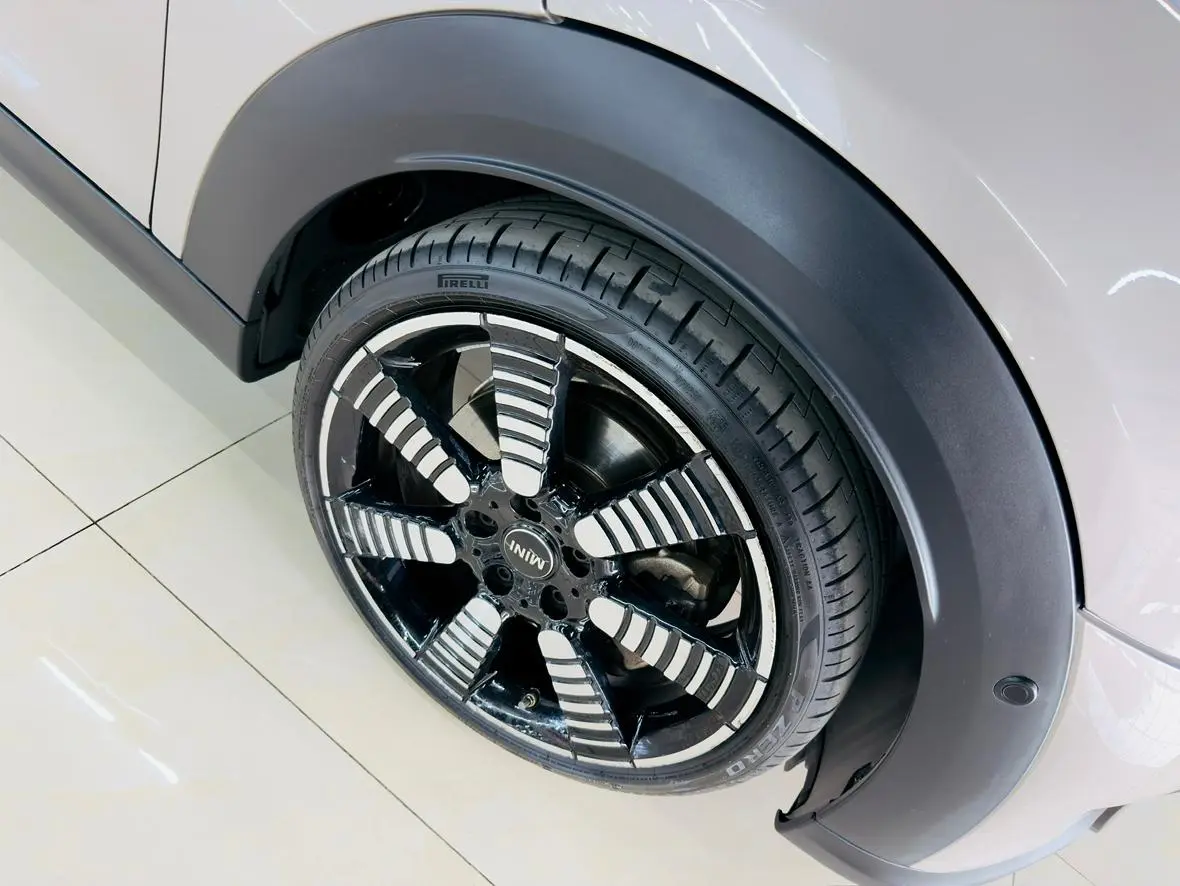 MINI MINI 2.0T COOPERS Artist five-door version