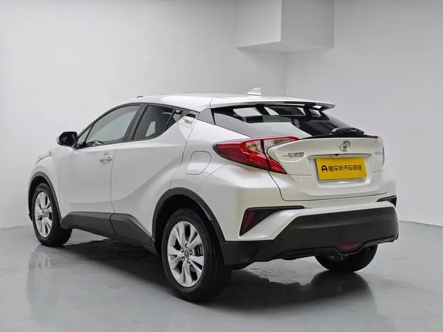 TOYOTA IZOA 2.0L Yixiang Edition
