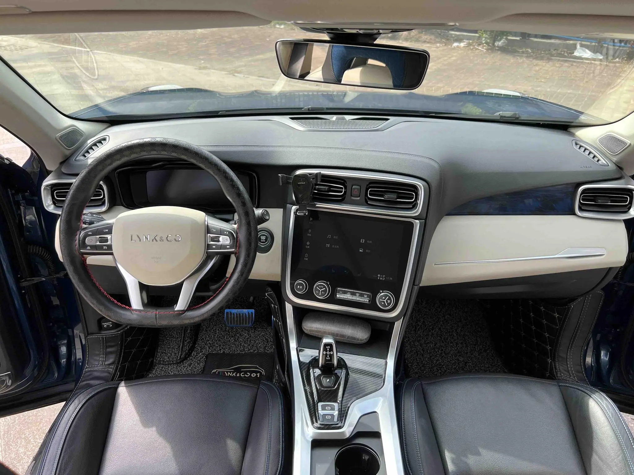 LYNK & CO Lynk 01 2.0T two-wheel drive Pro version