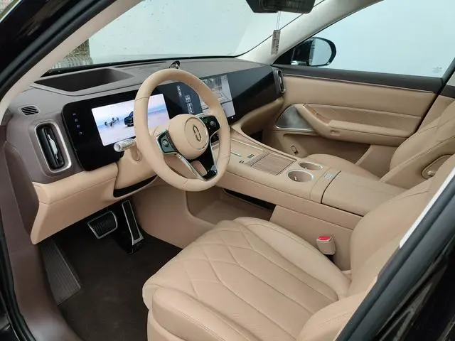 AITO Ask the world M8 Extended range Ultra six-seater version