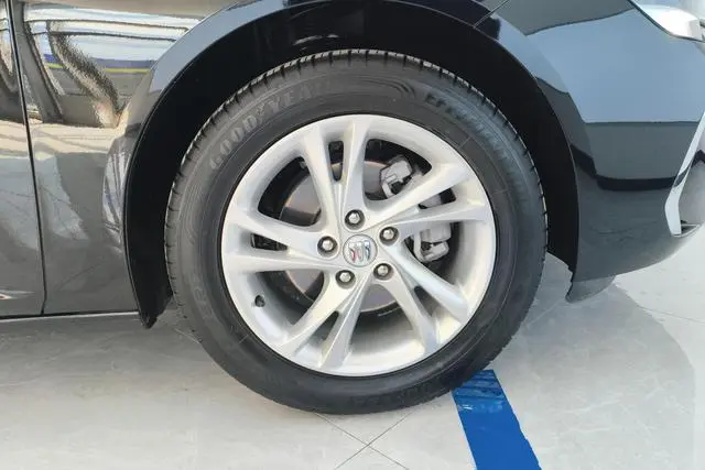 Buick Regal 25T Premium Edition