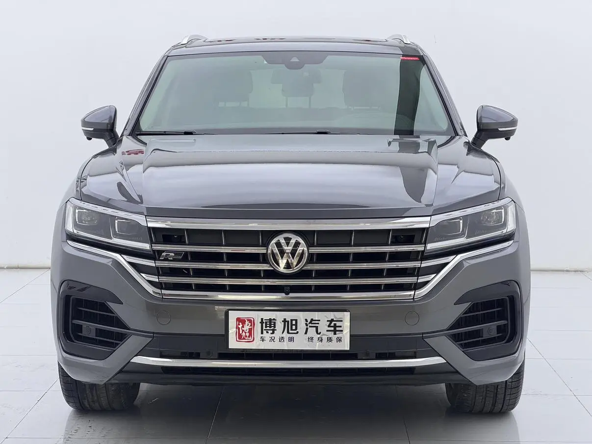Volkswagen Touareg 3.0 TSI Sharp Front Version Country V