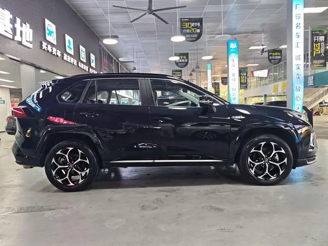 TOYOTA Weilanda PHEV 2.5L four-wheel drive engine version