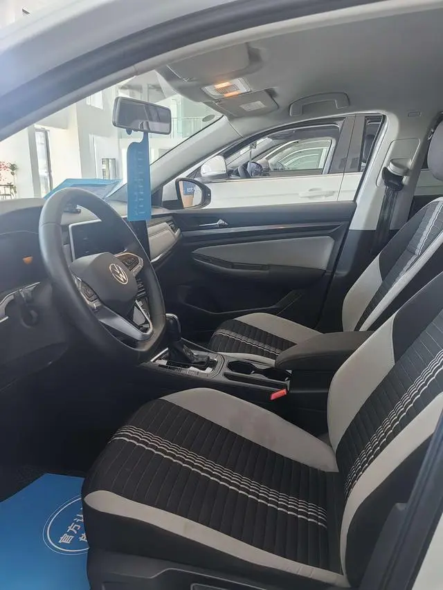 Volkswagen Bora 200TSI DSG Smooth Version