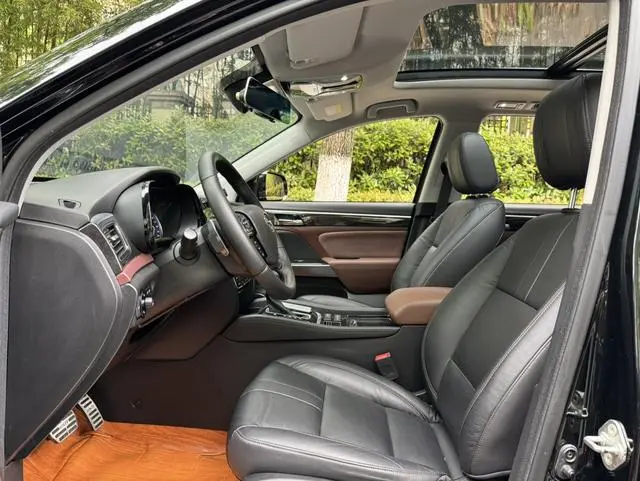GAC Trumpchi GS8 320T two-wheel drive luxury Zhilian Edition 7 seats