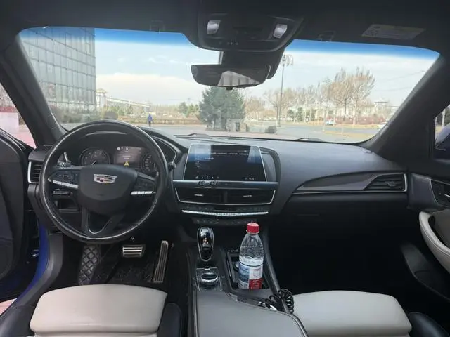 Cadillac Cadillac CT5 28T platinum sporty