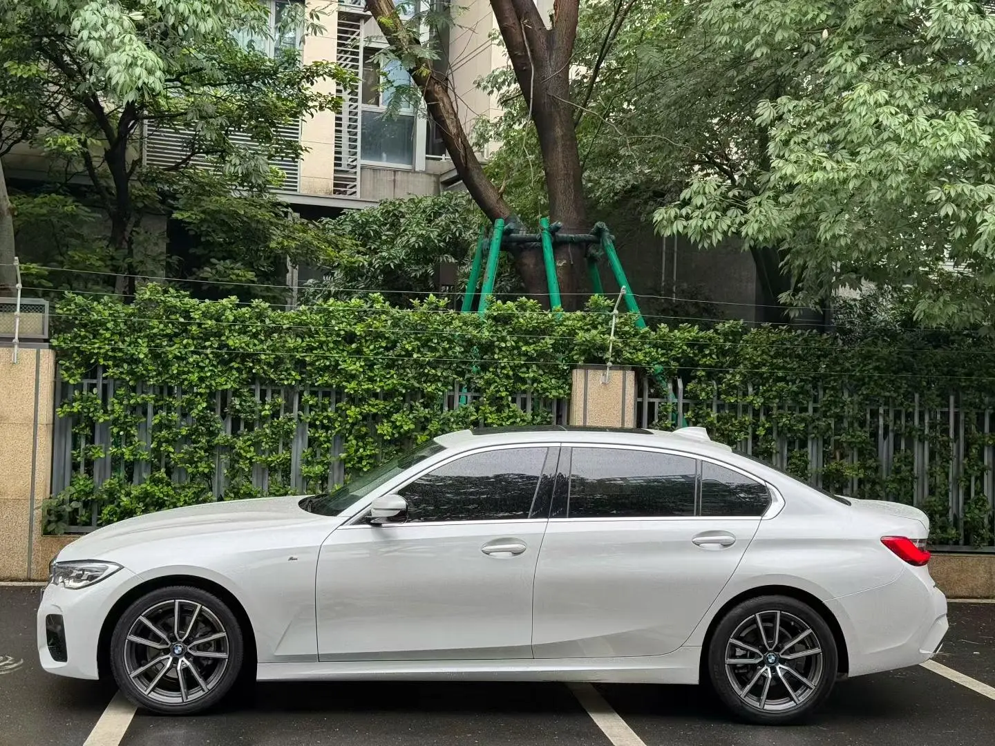 BMW BMW 3 Series 320Li M sports suit