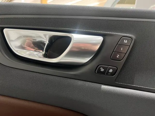 Volvo Volvo XC60 PHEV T8 four-wheel drive long battery life Zhiyuan Deluxe Edition