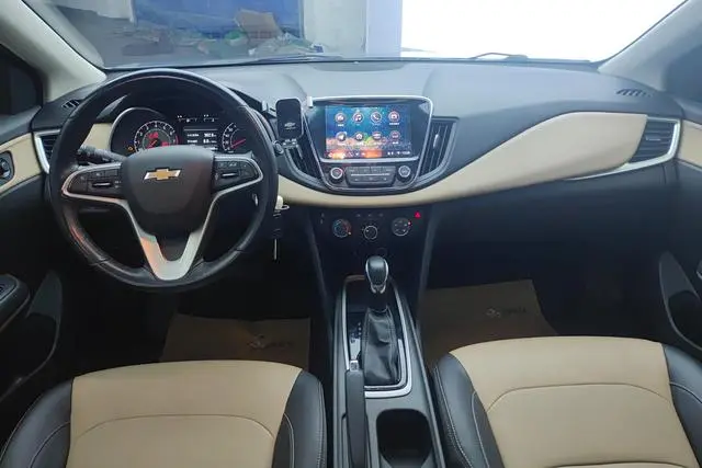 Chevrolet Cruze 320 automatic Enjoy Skylight version