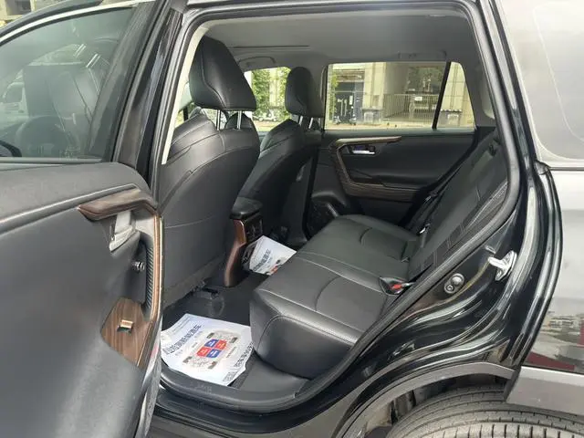 TOYOTA Wilanda 2.0L two-wheel drive luxury PLUS edition