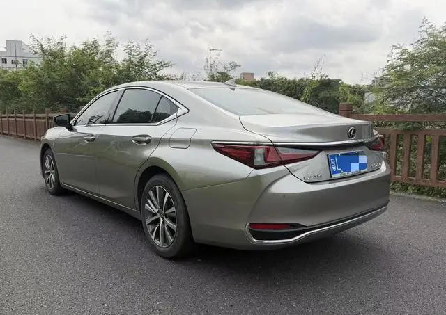 Lexus Lexus ES 200 Excellent Edition
