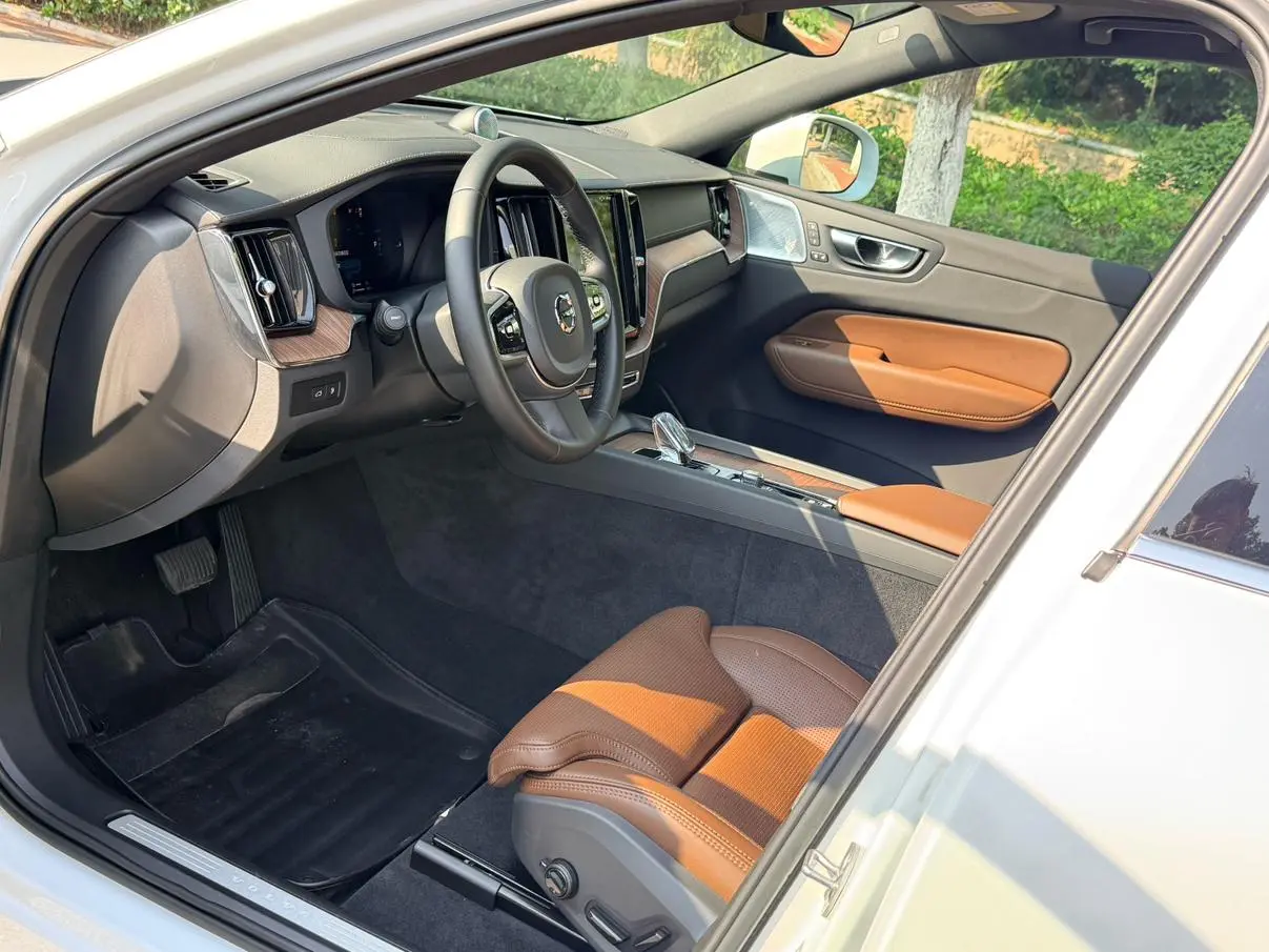 Volvo Volvo XC60 PHEV T8 four-wheel drive long battery life Zhiya Deluxe Edition