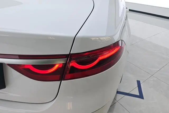 Jaguar Jaguar XFL 2.0T P250 two-wheel drive Exclusive Deluxe Edition