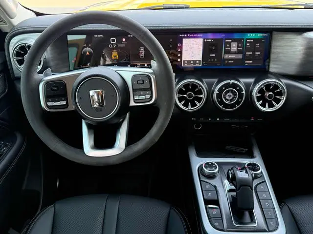 Tank Tank 300 Border Limited Edition