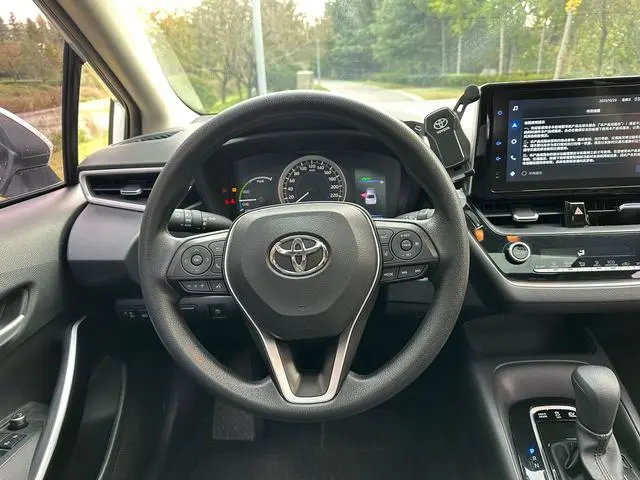 TOYOTA Corolla Dual engine 1.8L E-CVT Elite Edition