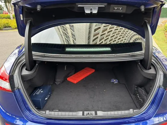 Maserati Ghibli 3.0T Standard Edition