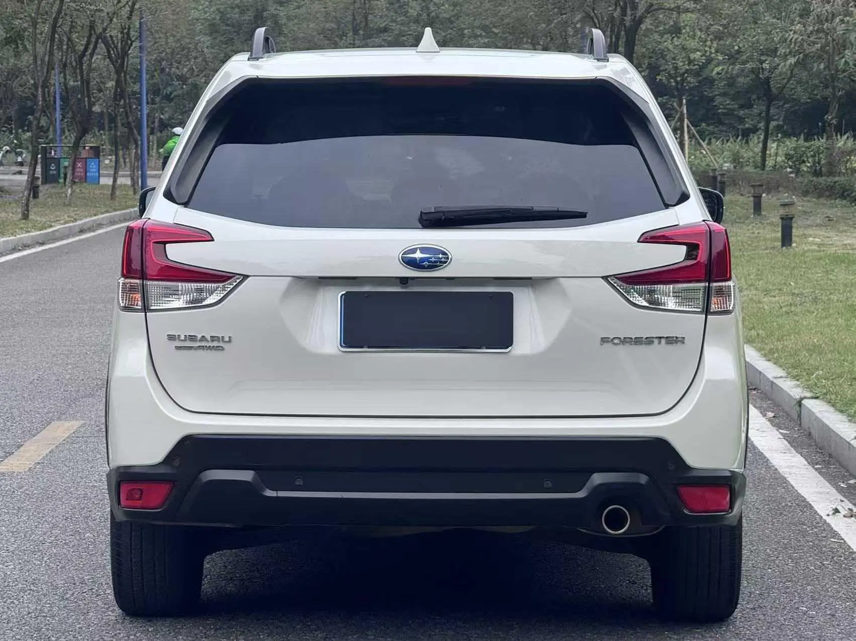Subaru FORESTER Forester 2.0i Deluxe Edition