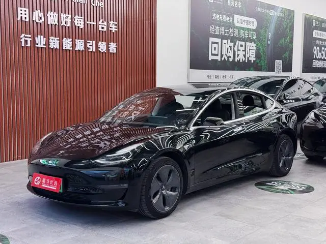 Tesla Model 3 Facelift, long battery life, rear-wheel drive version
